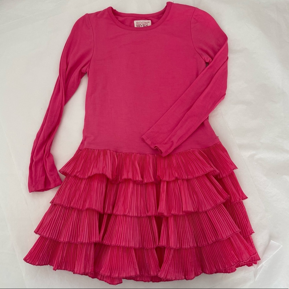 Room Seven Girls Size 6 Pink pleated ruffle dress 💕
